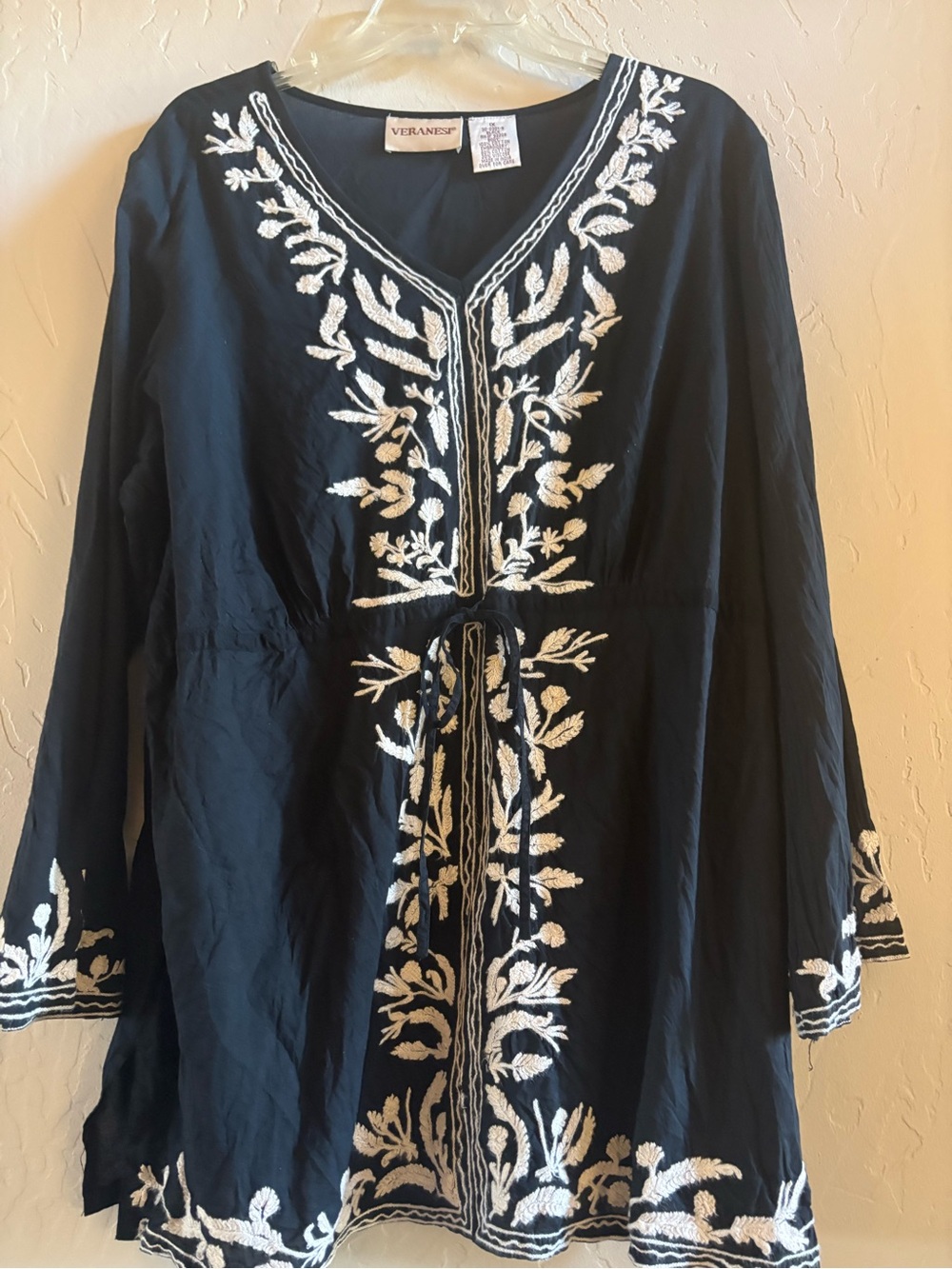 Vera Neuman Black Embroidered Tunic